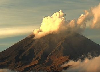 ¡Alerta en el Popocatépetl! Sismo y exhalaciones marcan su actividad en las últimas 24 horas