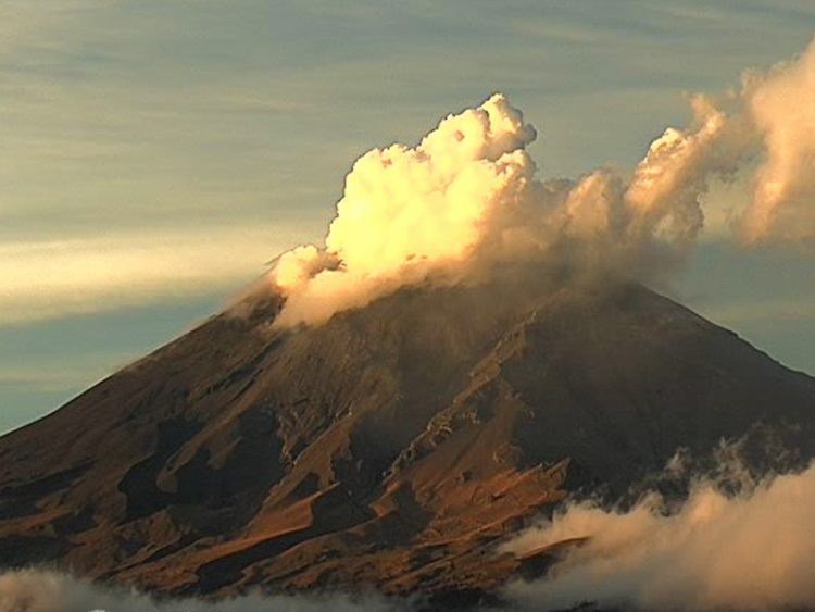 ¡Alerta en el Popocatépetl! Sismo y exhalaciones marcan su actividad en las últimas 24 horas