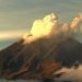 ¡Alerta en el Popocatépetl! Sismo y exhalaciones marcan su actividad en las últimas 24 horas