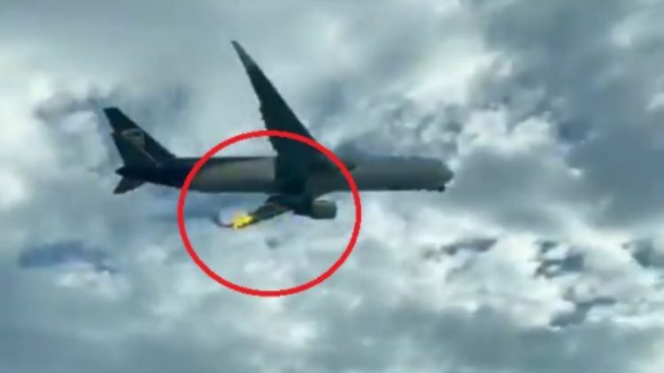 AVIÓN DE VIVA AEROBÚS ATERRIZA DE EMERGENCIA TRAS INCENDIO EN UNA TURBINA