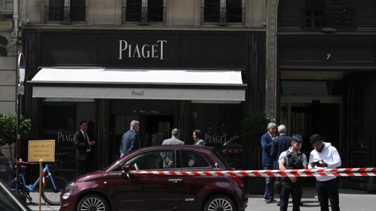Asaltan joyería Piaget en pleno corazón de París y se llevan millonario botín