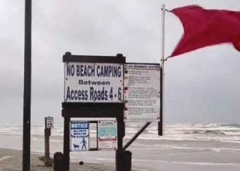 TORMENTA TOCÓ ISLA DEL PADRE Harold deja sin luz a miles de texanos