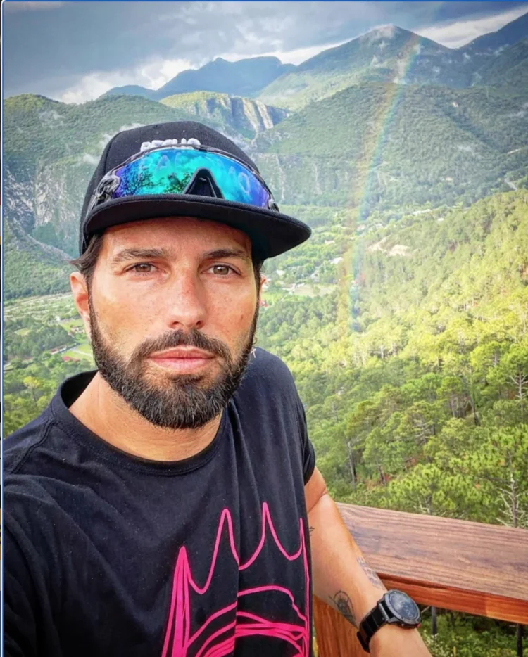 Poncho De Nigris hace su confesión más explosiva sobre uno de los integrantes de LCDLFM: «Es mala persona»