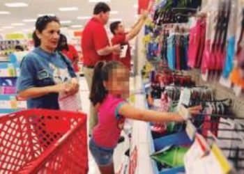 Abarrotan tiendas por venta ‘libre de impuestos’