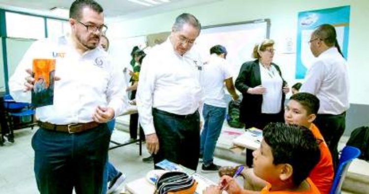 Rector inaugura campamento infantil Diverticiencia UAT 2023