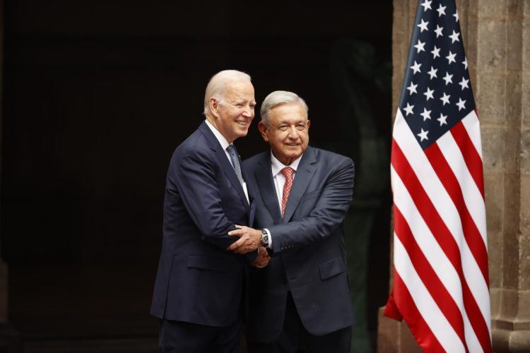 López Obrador elogia a Biden por medidas migratorias y ausencia de muro