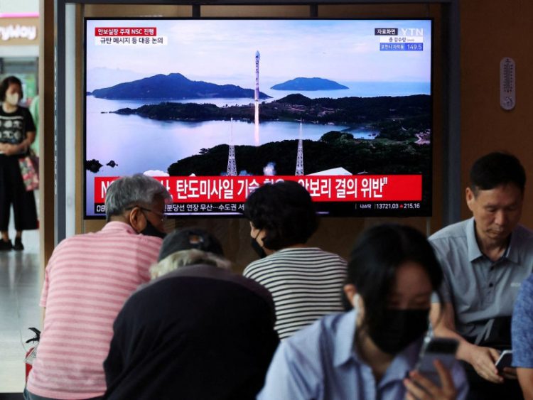 Corea del Norte Lanza Misil Balístico en a Mar de Japón en Medio de Tensiones Regionales