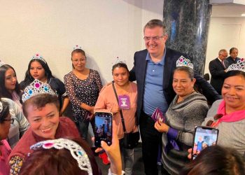 «Pasaporte Violeta»: Marcelo Ebrard Impulsa Plan de Protección a Mujeres Cabezas de Familia