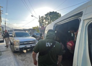 Rescatan a 36 migrantes, incluidos 19 menores, en casa de Monterrey