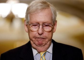 Preocupación por Salud de Mitch McConnell tras Nuevo Incidente de Congelación