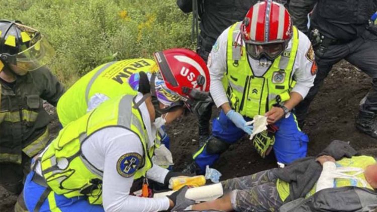 Niño de 8 años cae a cráter del Volcán de Xitle en CDMX y sobrevive; así fue su rescate