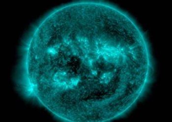 La NASA detecta una gran mancha solar girando hacia la Tierra