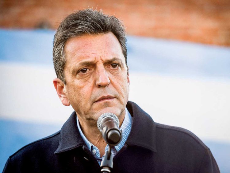 Argentina Anuncia Plan contra la Inflación tras Devaluación del Peso