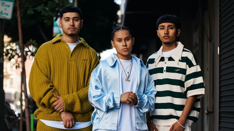 ¿Cómo es el ‘puro chicken’ de Washington? Yahritza y su Esencia lo aclara mientras come frijoles