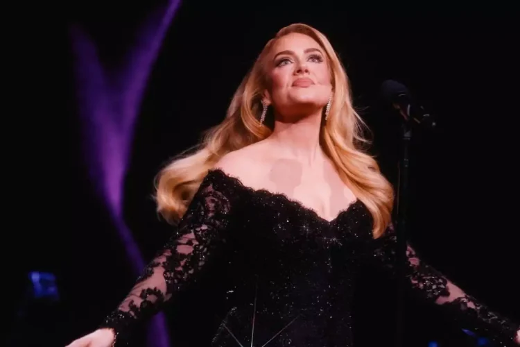 Adele se desplomó detrás del escenario