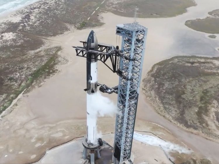 EU demanda a SpaceX por discriminación en contrataciones de asilados y refugiados