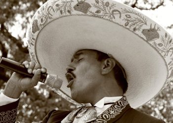 Concierto Sinfónico en Conmemoración del 50 Aniversario Luctuoso de José Alfredo Jiménez en el Palacio de Bellas Artes