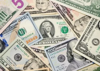 Precio del dólar hoy 17 de agosto: peso mexicano avanza por debilidad del billete verde