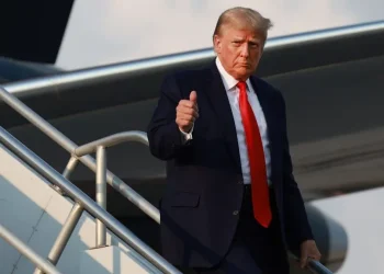 Donald Trump Abandona Atlanta Después de Entregarse en la Cárcel del Condado de Fulton por Cargos Electorales