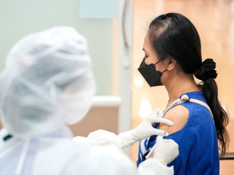 UE Recomienda Autorizar Actualización de Pfizer Contra Variante de Covid