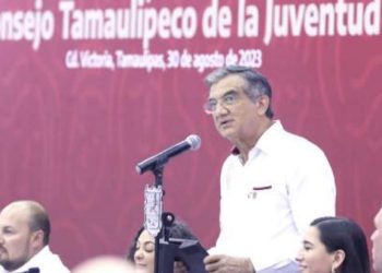 PARA DISMINUIR DESIGUALDAD A trabajar, invita Gobernador a jóvenes