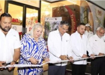 Visita gobernador exposición de Río Bravo