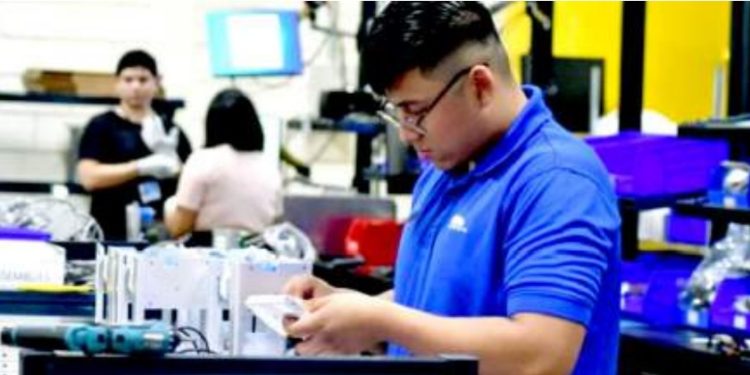 Trabajadoras y trabajadores pieza clave para la industria