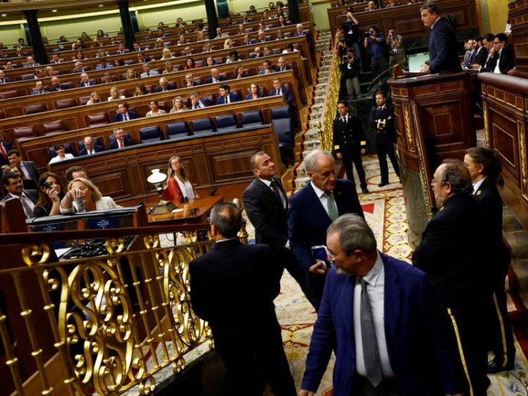 Tensión en el Congreso Español por el Uso de Lenguas Regionales durante las Sesiones