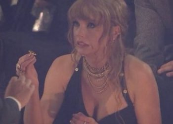 Rompe Taylor Swift sin querer anillo de 12 mil dólares
