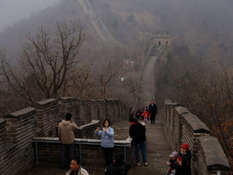 Personas Arrestadas por Dañar la Gran Muralla China en Búsqueda de Atajo