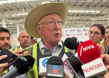 Revés Judicial para DACA: Ken Salazar Promete Continuar Luchando por los Soñadores