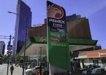 Recaudación récord por gasolinas proyectada en el Paquete Económico 2024