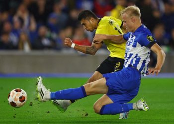 El AEK Atenas, con Orbelín Pineda, sorprende al Brighton en la Europa League