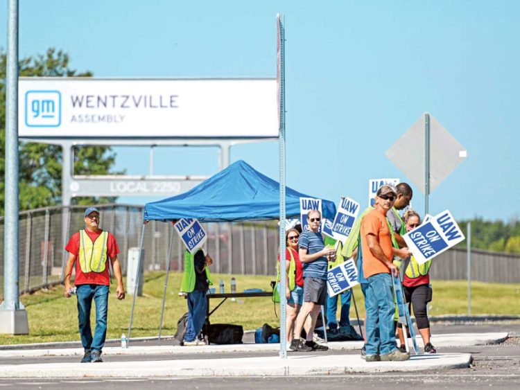 Huelga en Estados Unidos podría afectar la industria de autopartes en México