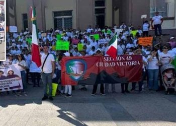 DEMANDAN MANTENER LOS FIDEICOMISOS Marchan por sus derechos laborales