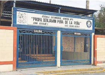 EN SECUNDARIA 5 Se llevan 700 mil pesos de escuela