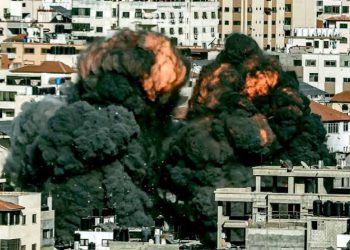 MUEREN MÁS DE 900 EN ATAQUES EU envía portaaviones y armamento a Israel