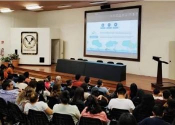 Imparte UAT taller de educación financiera