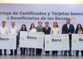 IMPULSA ALCALDESA Formación de profesionistas con entrega de becas universitarias