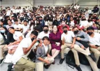 FORO ‘RENUEVA TU MENTE’ Anuncia Carmen Lilia Canturosas presentación de influencer Farid Dieck