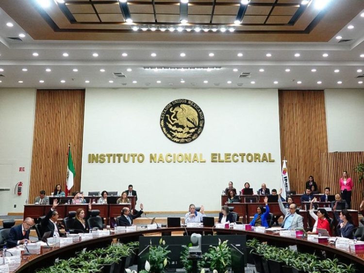 INE Aprueba Paridad en Gubernaturas: Partidos Deben Postular al Menos 5 Mujeres