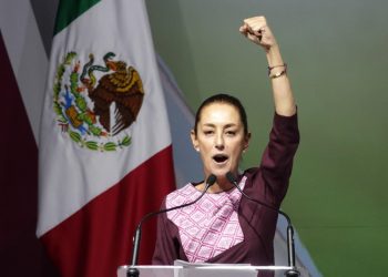 Sheinbaum Muestra Solidaridad con Habitantes de Acapulco Después del Paso del Huracán Otis