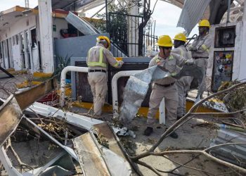 CFE Estima que el Servicio Eléctrico en Acapulco se Restablecerá este Martes