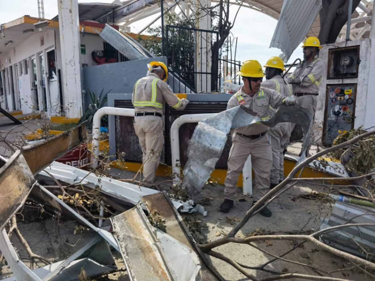 CFE Estima que el Servicio Eléctrico en Acapulco se Restablecerá este Martes