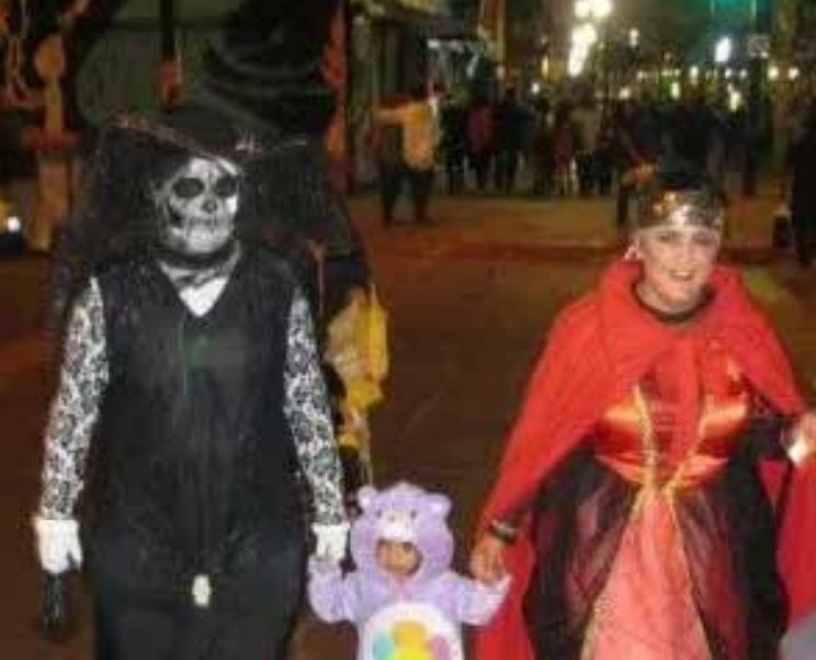 Prohíben disfraces bélicos en festejos de Halloween