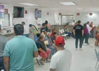 DURANTE TRÁMITE EN LA FISCAL Olvidan 800 personas su tarjeta de circulación