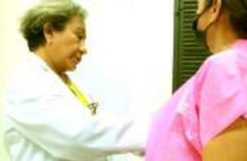 Ofrecen a mujeres ayuda en la lucha contra cáncer