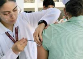 Participa ISSSTE en aplicación de vacunas contra la influenza
