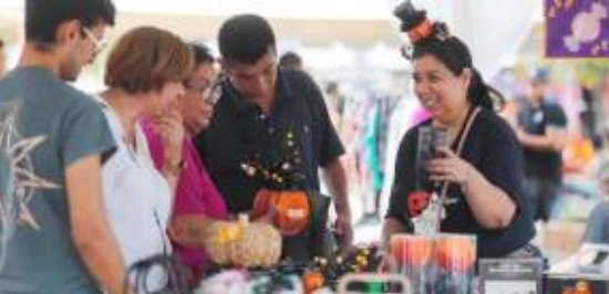 Emprendedores generan ganancias con Bazar UNE edición Halloween