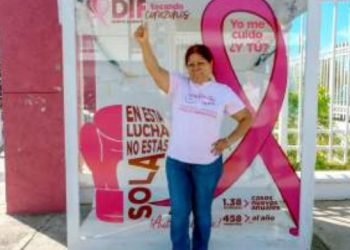 Instala DIF por segundo año cabina de concientización contra cáncer de mama